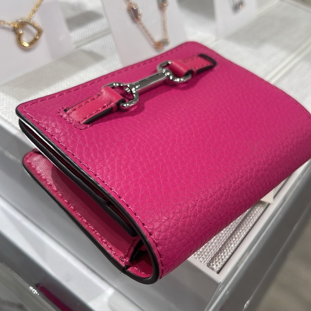 MICHAEL KORS Carson Small Pebbled Leather Flap Wallet
DRAGONFRUIT
NWT - Picture 9 of 16